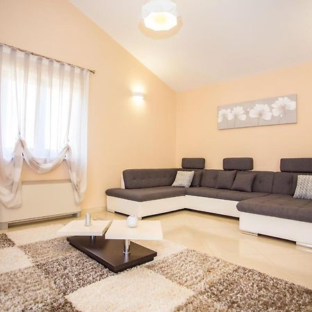 Villa House Brigita 1762 à Poreč Extérieur photo