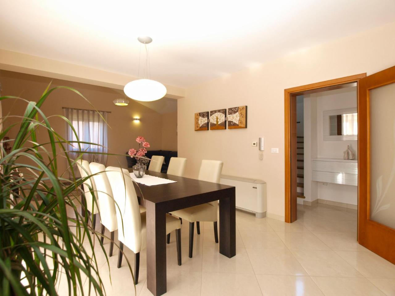 Villa House Brigita 1762 à Poreč Extérieur photo